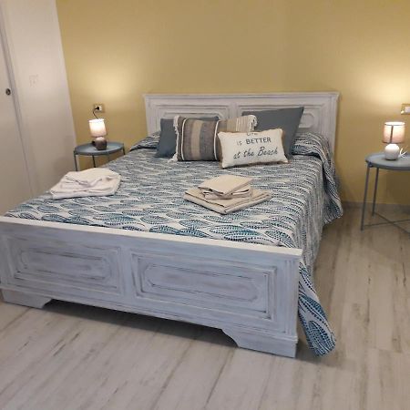Il Porto Di Benny Bed & Breakfast Аласио Екстериор снимка