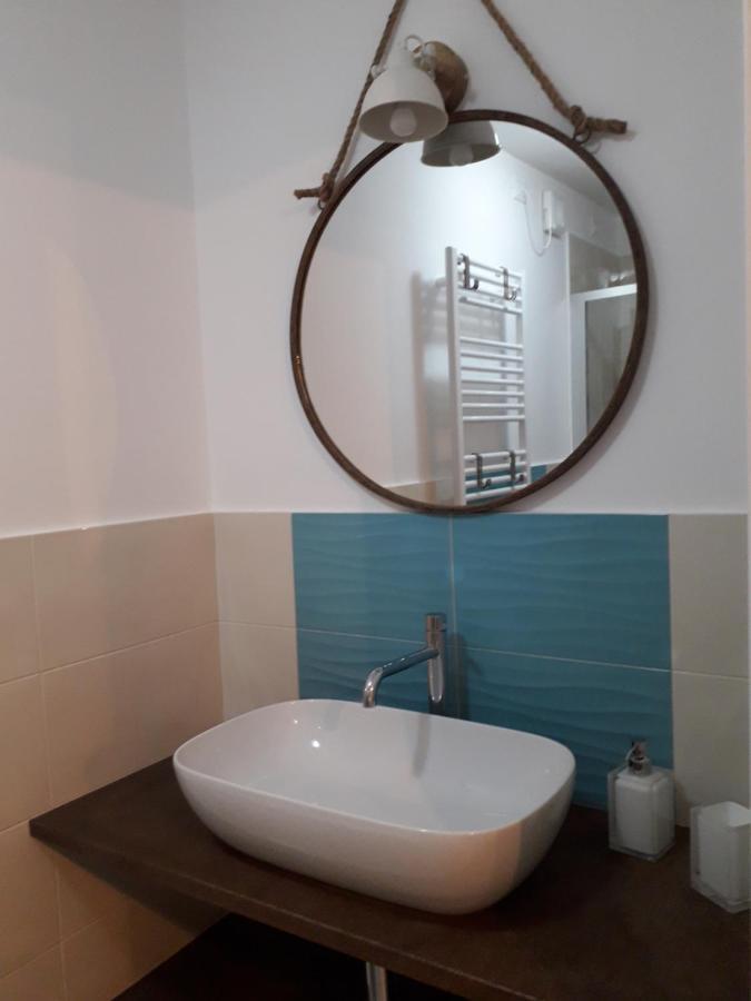 Il Porto Di Benny Bed & Breakfast Аласио Екстериор снимка